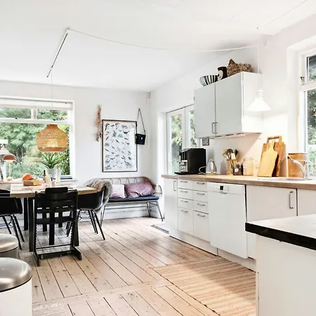 Hébergement de vacances All-year Oasis With Sea Field And Nature Views Ebberup