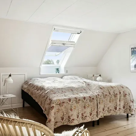 Hébergement de vacances All-year Oasis With Sea Field And Nature Views Ebberup