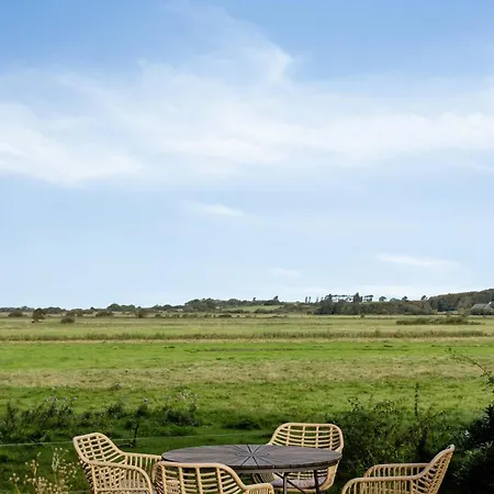 Hébergement de vacances All-year Oasis With Sea Field And Nature Views Ebberup